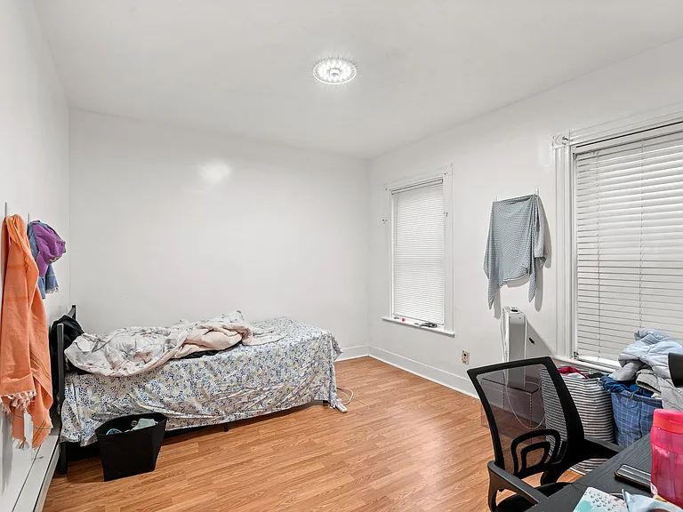 78 Hillside St #1L — Photo 3