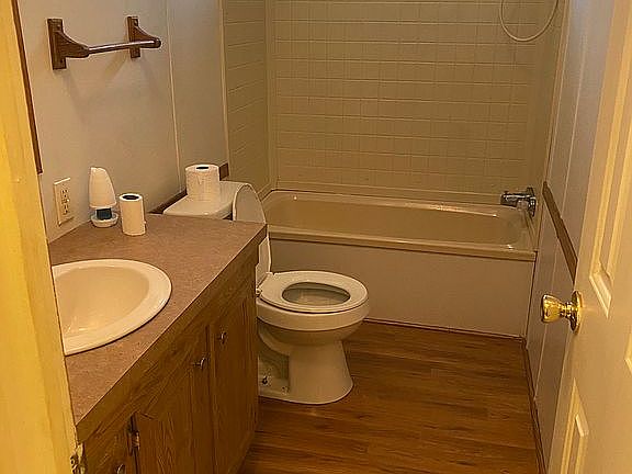 Hall bath 