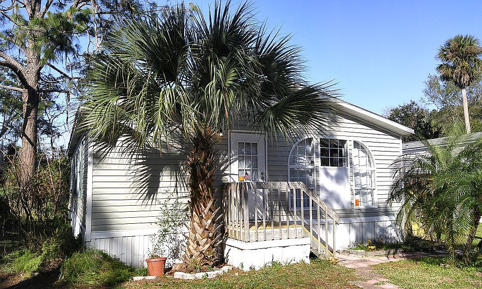 1st image of 1025 Paradise Ln