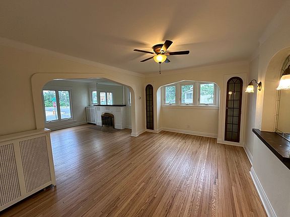 5th image of 250 6th Ave N APT 1