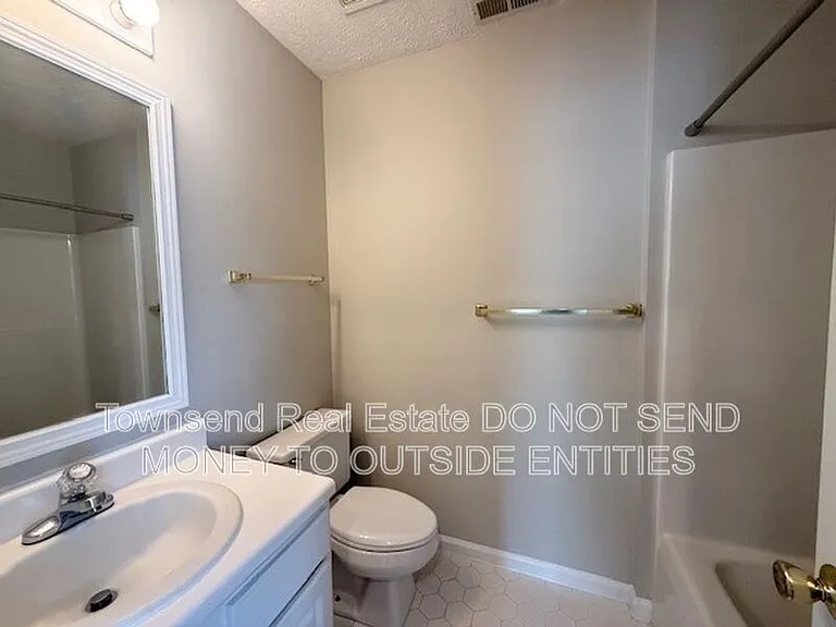 2012 Fig Ct — Photo 9