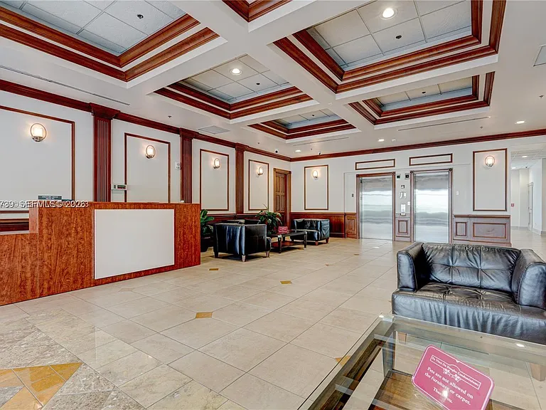 2665 SW 37th Ave #101 — Photo 3