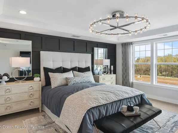 16 Linder Court, Middletown, NJ 07748