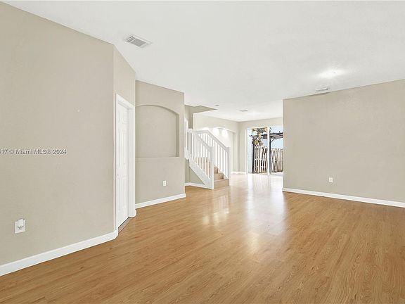 3rd image of 11480 NW 77th St