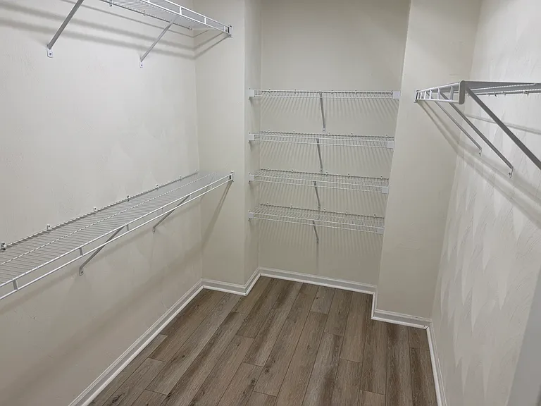1022 Meadows Reach Cir — Photo 8