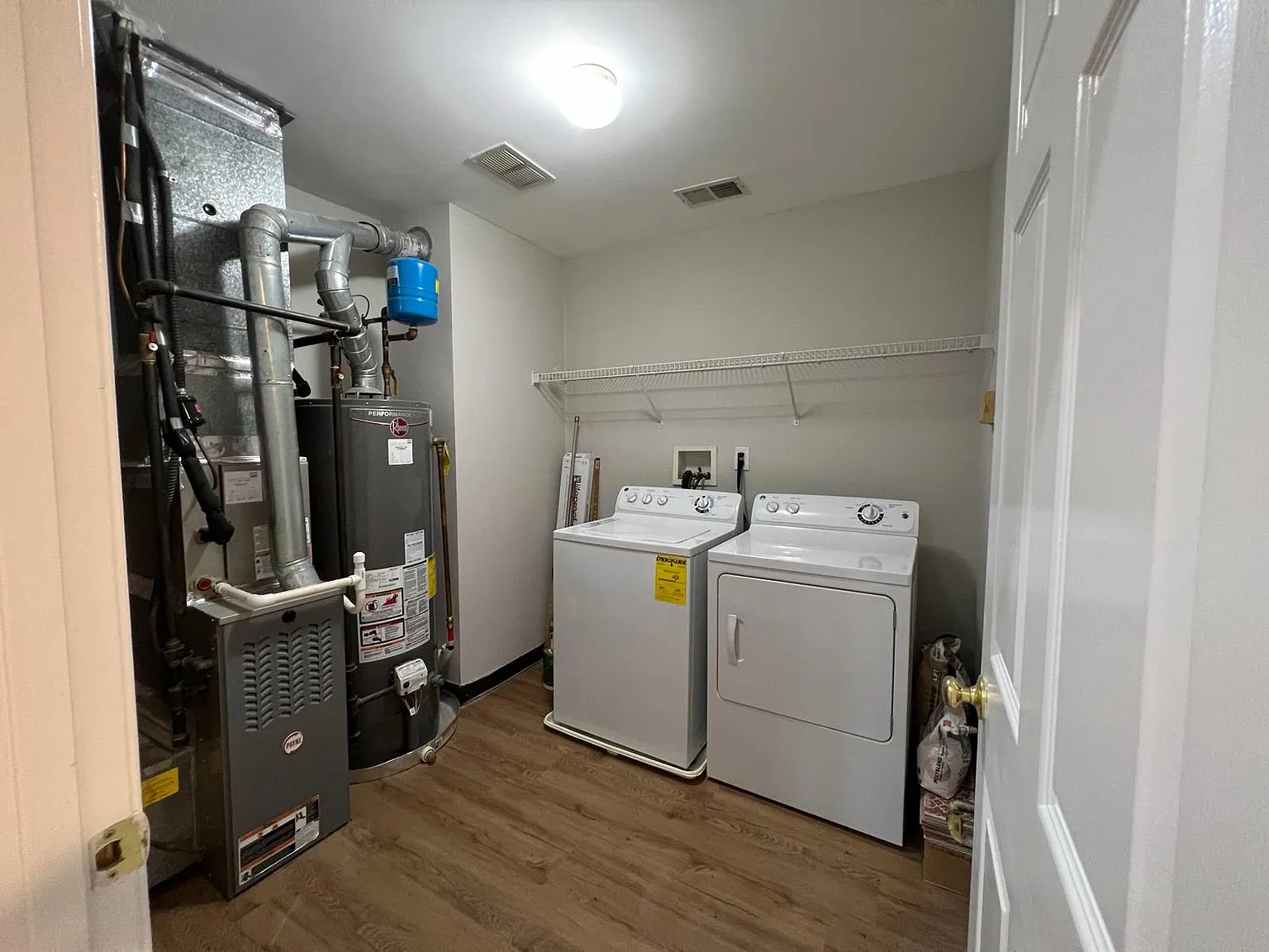 2 bed, 1268 sqft, $2,600 — Photo 3