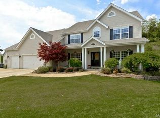 1555 Hunters Meadow Dr, O'Fallon, MO 63366