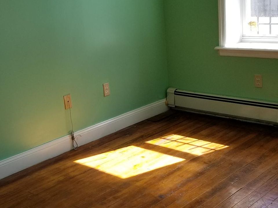 2nd image of 12 N High St