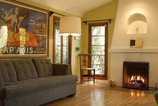 1st image of 401 N Poinsettia Pl