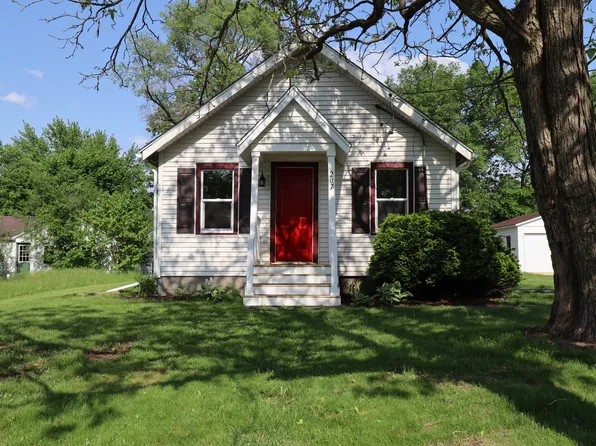 207 S Garfield Ave, South Beloit, IL 61080
