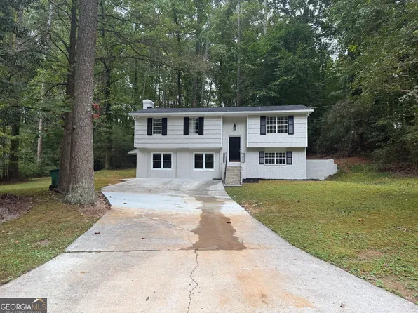 5959 Simone Dr, Stone Mountain, GA 30087