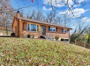 1011 Silverwood Rd NW, Roanoke, VA 24017