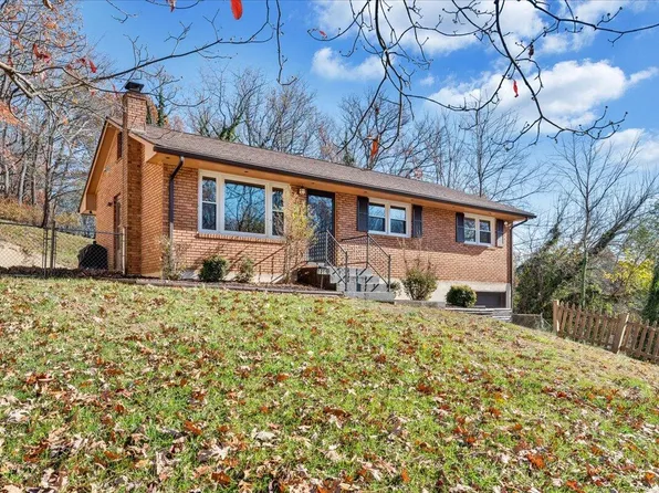 1011 Silverwood Rd NW, Roanoke, VA 24017