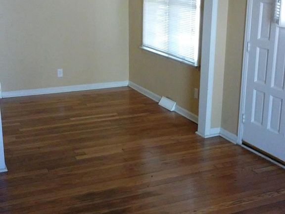 3rd image of 4417 Grindley Park St