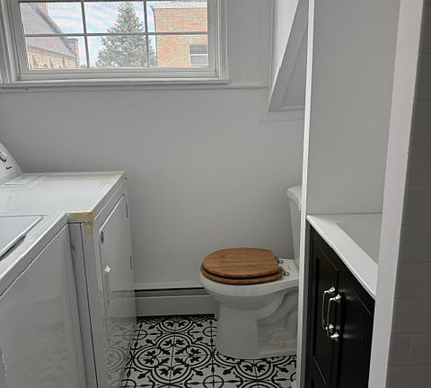 4th image of 963 Laurel Ave #1