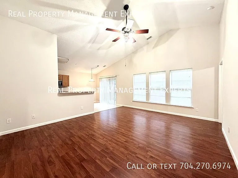 112 Bosburg Dr — Photo 4