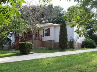 3557 Pointe Cove Cir, Cookeville, TN 38506