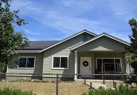 3 bed, 1470 sqft, $2,400 — Photo 1