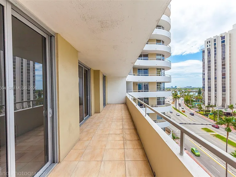 5555 Collins Ave #9U — Photo 26