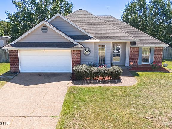 2nd image of 632 Post Oak Pl