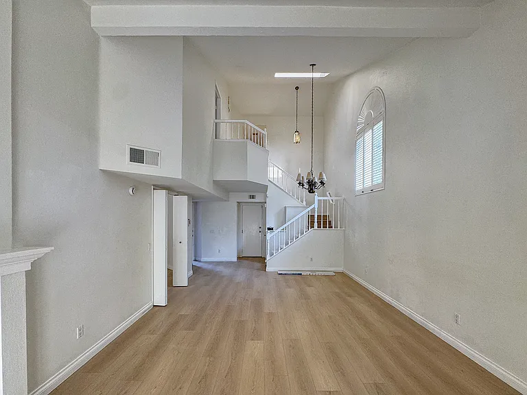 22900 Colombard Ln #5 — Photo 7