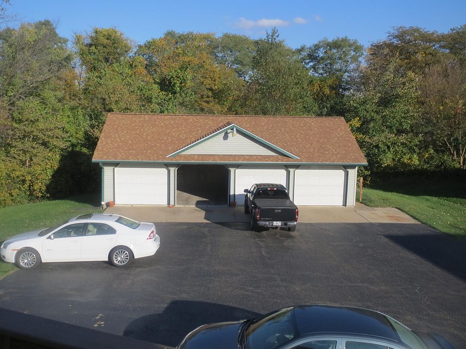 Detached Garage