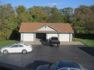 414 Holland Rd APT 3, Germantown Hills, IL 61548