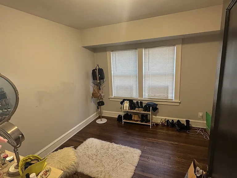1548 Winton Ave — Photo 8