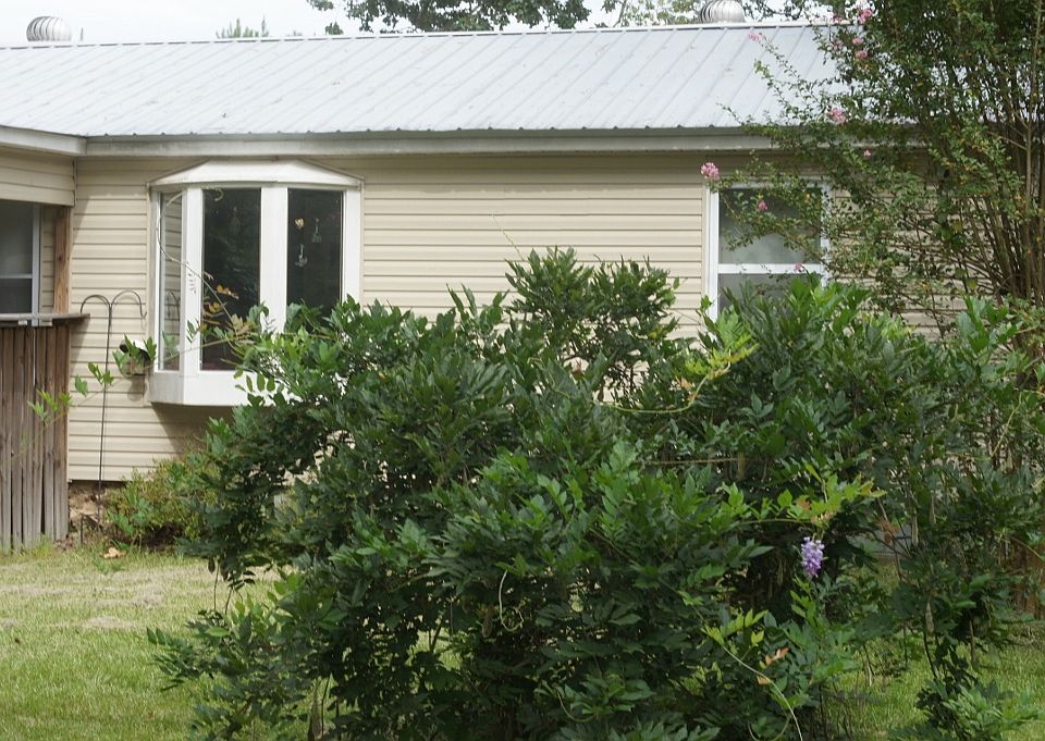 Front with bay window