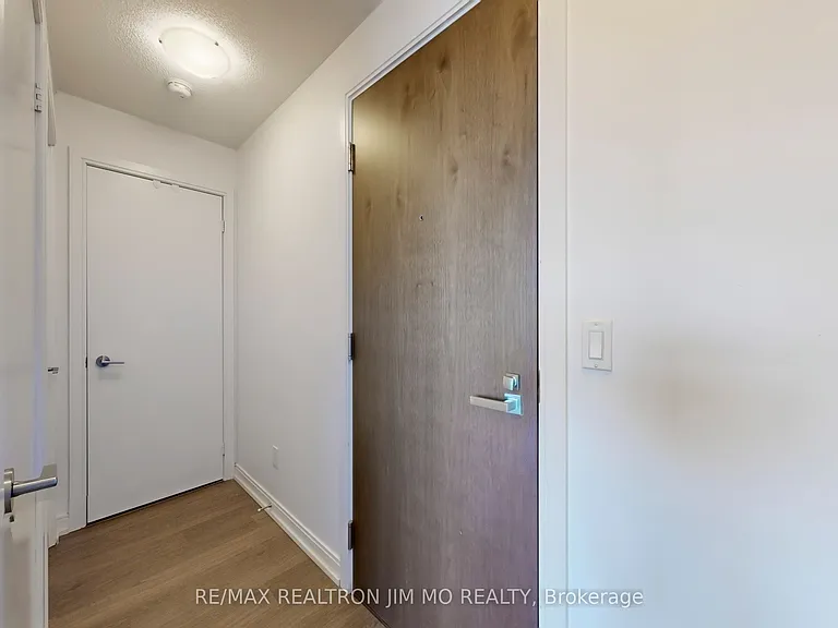 255 Village Green Sq #808 — Photo 28