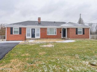 30 Cardwell Way, Hurstbourne Acres, KY 40220