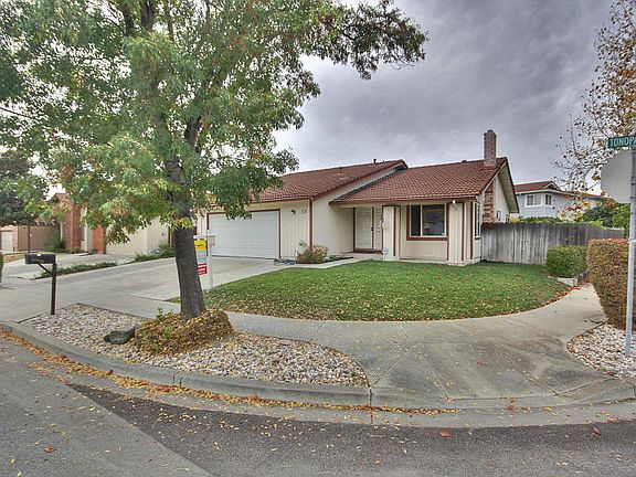 3rd image of 294 Tonopah Dr