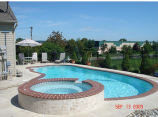 8302 Scenic View Dr, Breinigsville, PA 18031