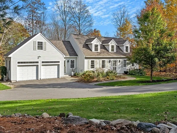 6 Trillium Ct, Lunenburg, MA 01462