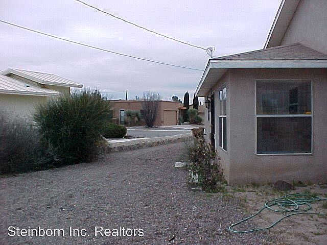 2nd image of 1062 Heather Cir