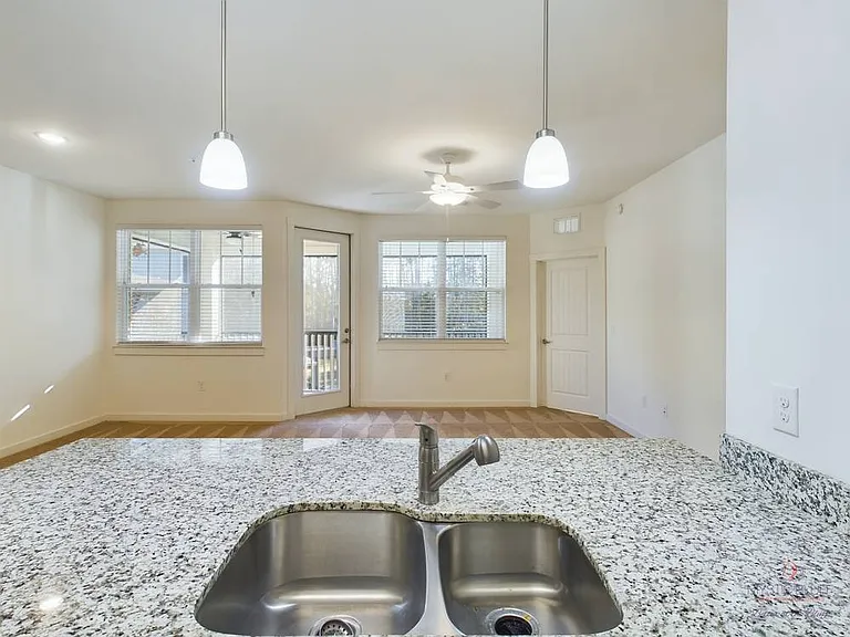 305 Mohegan Ave #8310 — Photo 13