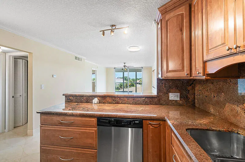 2 bed, 2.0 bath, 1056 sqft, $2,800 — Photo 4