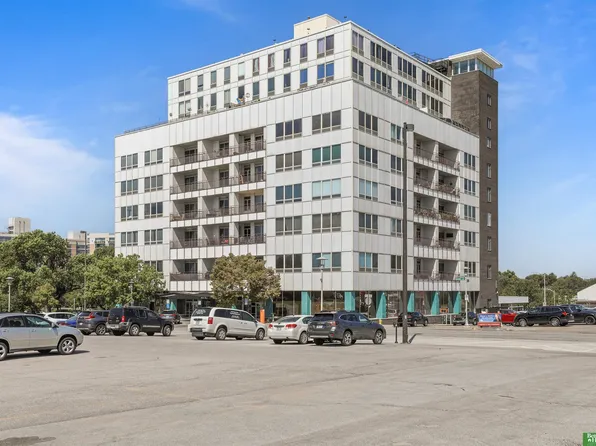 3000 Farnam St APT 6M, Omaha, NE 68131