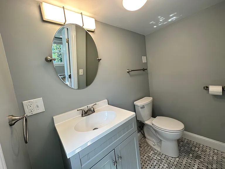 280 Davis Ave #3 — Photo 6