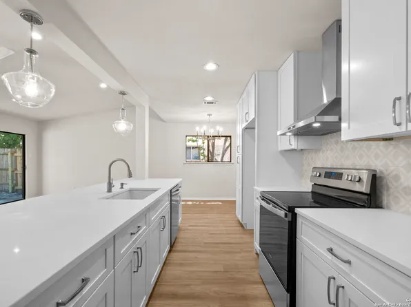 5630 Larkmeadow, San Antonio, TX 78233