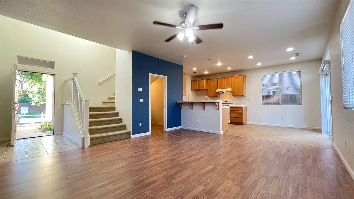 3 bed, 2.5 bath, 1552 sqft, $2,550 — Photo 3