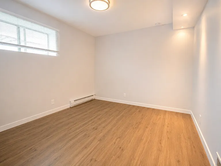 153 David St #BASEMENT — Photo 6