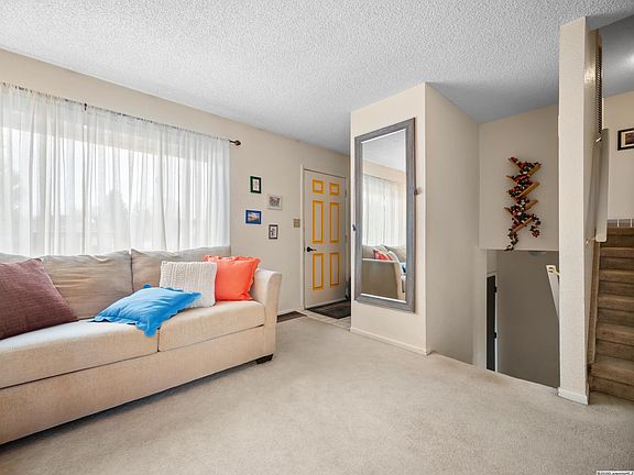 2nd image of 1054 Banock Dr