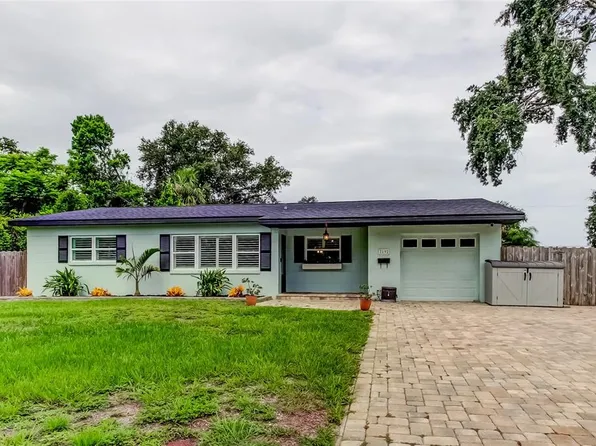 2192 Robinson Dr N, Saint Petersburg, FL 33710