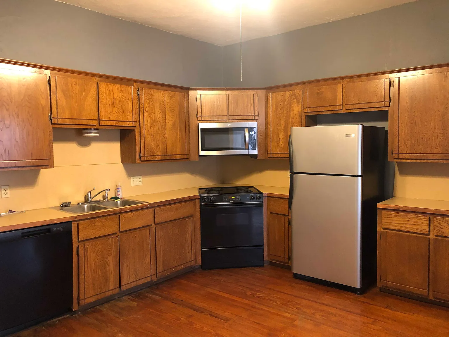 3 bed, 1500 sqft, $1,150 — Photo 2