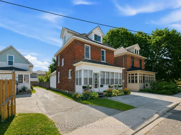 19 Leeds St, Smiths Falls, ON K7A 2M6