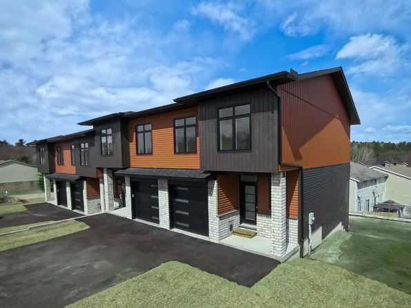 7 Northbrook Rd, Petawawa, ON K8H 3N4