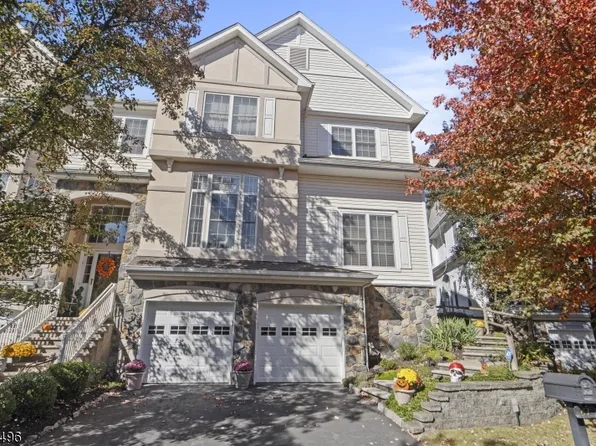 61 Winding Rdg, Oakland Boro, NJ 07436