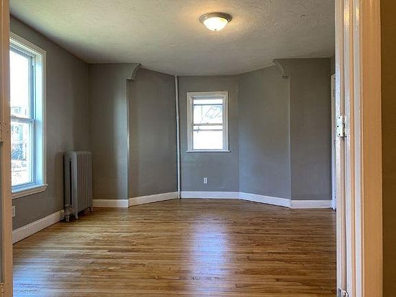 4th image of 46 Winthrop St #1