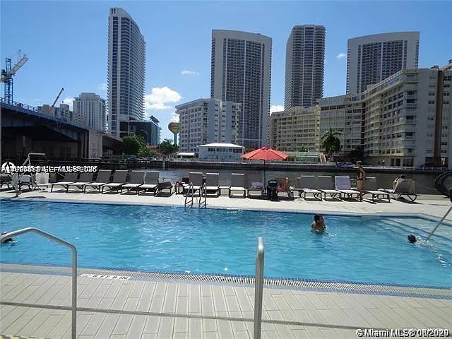 2600 E Hallandale Beach Blvd #T301 — Photo 22